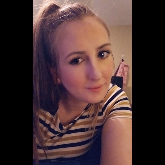 Meet your Poshers, Chris & Amaria - Picture 8 of 8